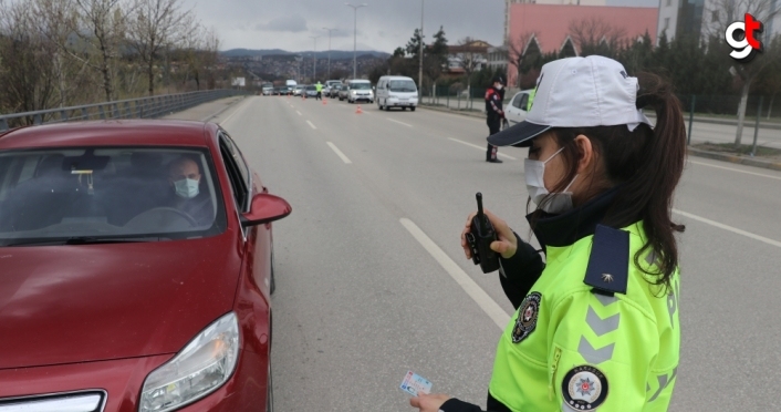 Karabük'te trafiğe Berna komiser "yön veriyor"