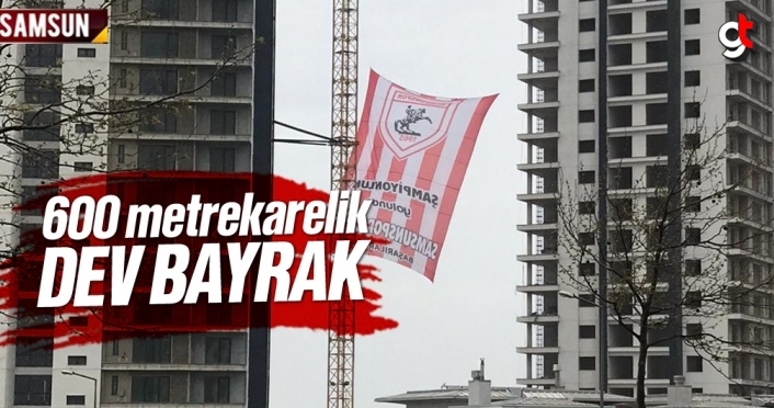 Site sakinlerinden dev Samsunspor bayrağı