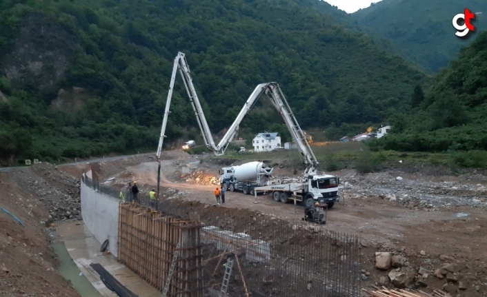 Yağlıdere-Alucra kara yolunda hasar onarım çalışmalarına başlanıldı