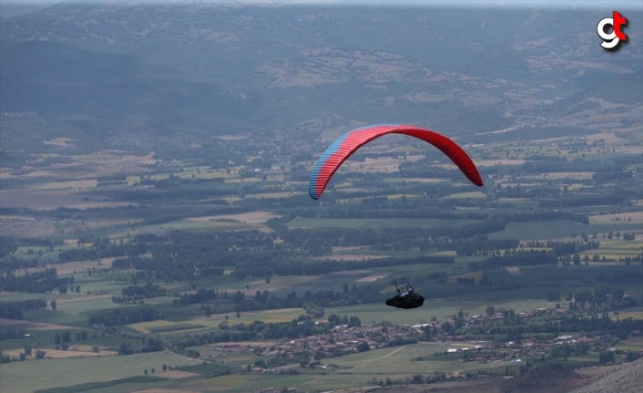 Cross Country Uluslararası Yamaç Paraşütü Mesafe Yarışı, Tokat'ta başladı