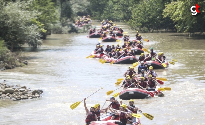 Düzce'de rafting tesislerinde bayram tatili yoğunluğu yaşanıyor