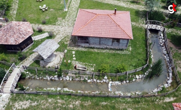 Samsun'da ahşap yapılardan oluşturulan Ambarköy ziyaretçilerini bekliyor