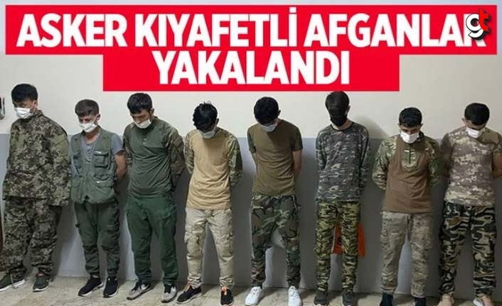 Zeytinburnu sahilinde asker kıyafetiyle görüntülenen Afganlar yakalandı