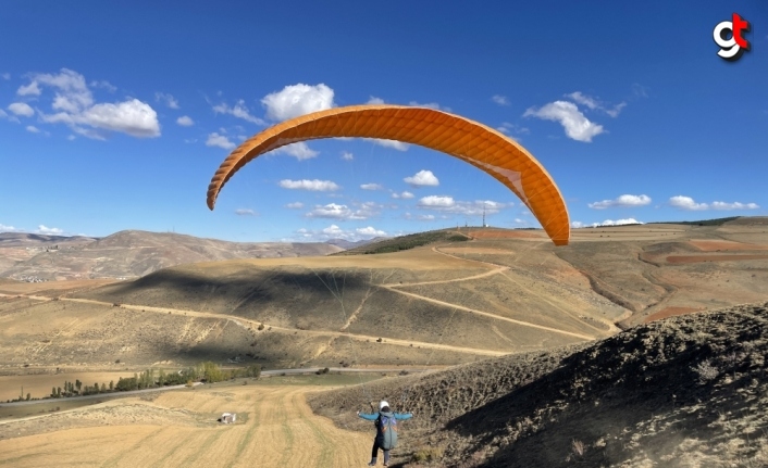 Bayburt'ta yamaç paraşütü pilotları yetiştiriliyor