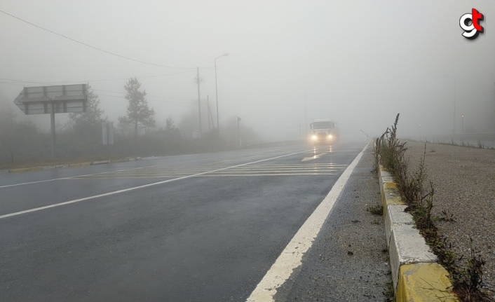 Bolu Dağı'nda sis ve yağmur etkili oluyor