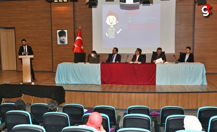 Trabzon'da "Teknoloji Bağımlılığı" konulu panel düzenlendi