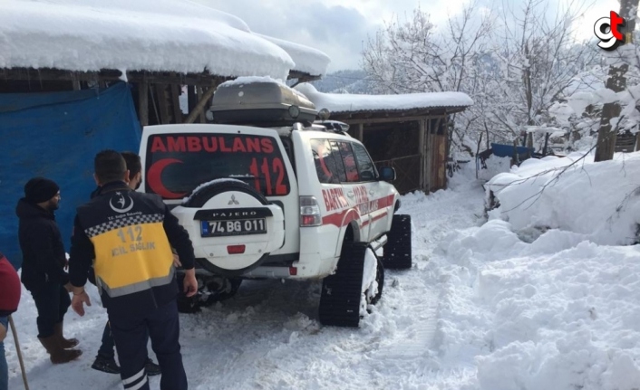 Bartın'da kar nedeniyle köyde mahsur kalan hastaya 3 saatte ulaşıldı