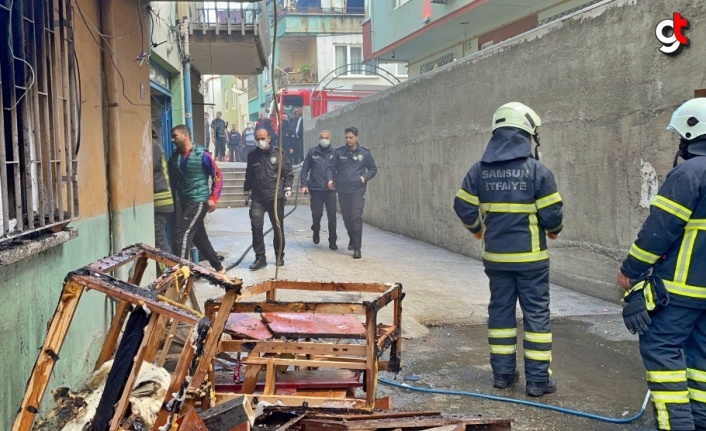 Samsun'da evde yalnız bırakılan bebek yangından son anda kurtarıldı