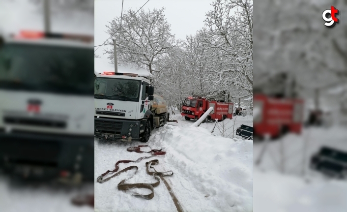 Mudurnu'da müstakil ev yangında hasar gördü