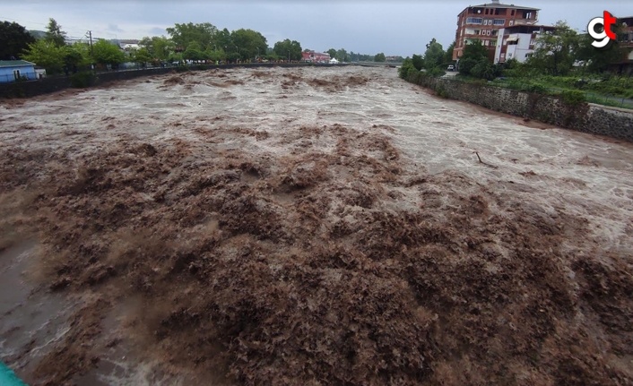 Salıpazarı’na Sel Kapanı