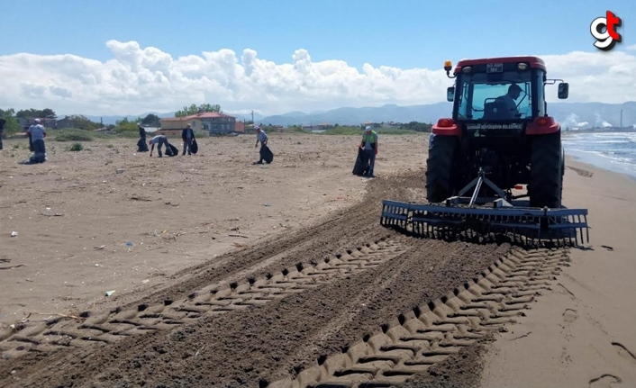 Samsun sahillerinden 2 günde 4 ton çöplük temizlendi