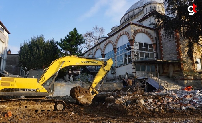 Çarşamba Rıdvan Paşa Cami’nde cephe iyileştirme çalışmaları başladı