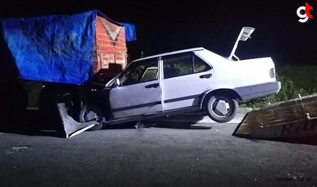 Samsun'da traktörün römorkuna çarpan otomobildeki 1 kişi öldü, 1 kişi yaralandı