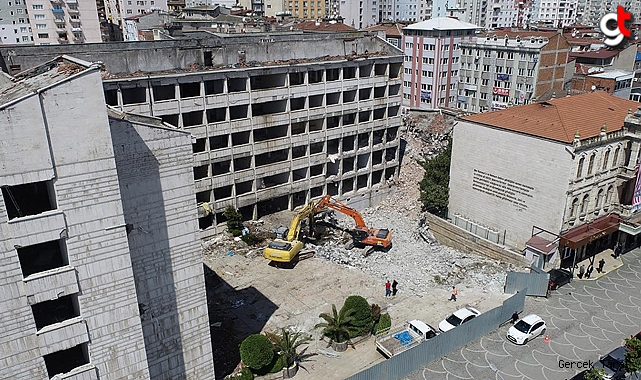 Samsun Büyükşehir Belediyesi binası yıkımı başladı