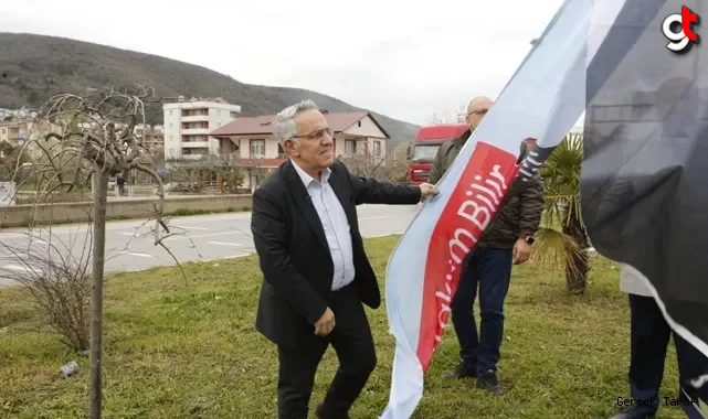 Adem Bektaş'ın seçim afiş ve pankartları kesildi